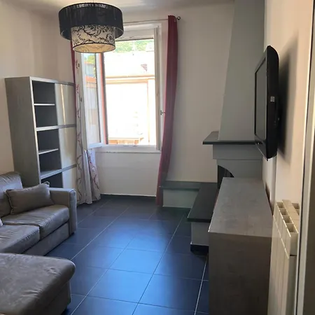 5 Terre Paula House Апартаменти *